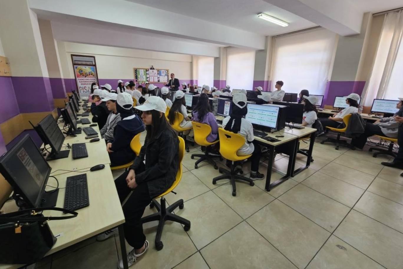 PISA 2025 sonuçlarının sosyolojik okuması: Türk eğitim sisteminde yeni eşik